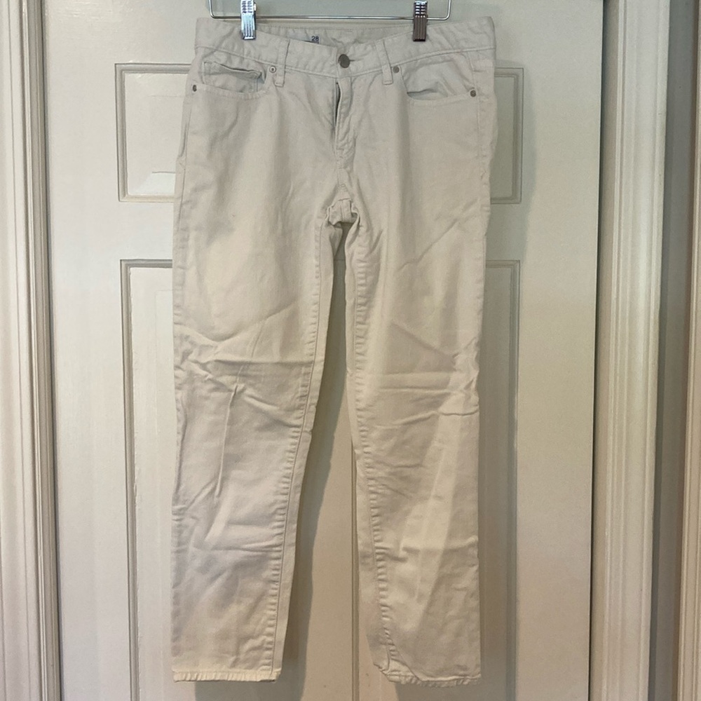Gap jeans, size 28 “always skinny” white. EUC